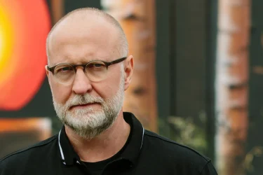 Bob Mould release new song; “Here We Go Crazy”